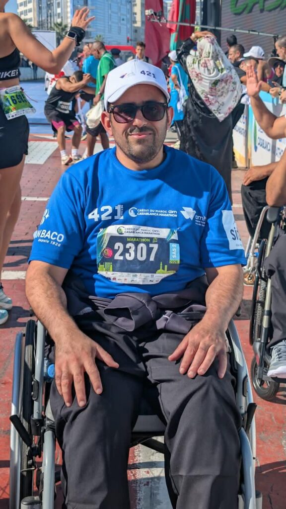 Participant du 421 m en fauteuil roulant sur le parcours